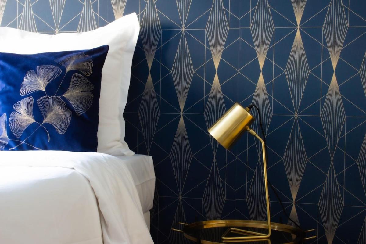 Apartment Golden Blue Jacuzzi