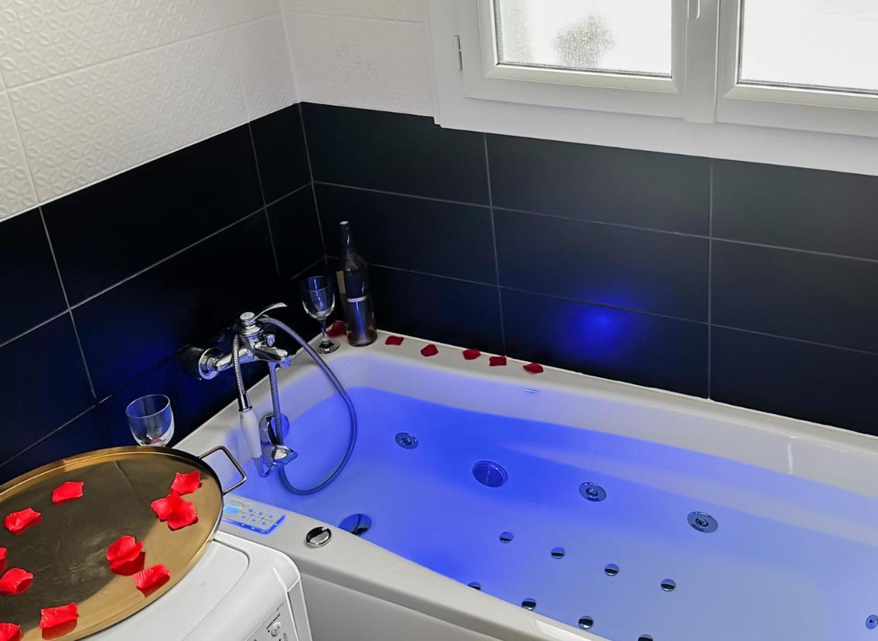 Golden Blue Jacuzzi *
