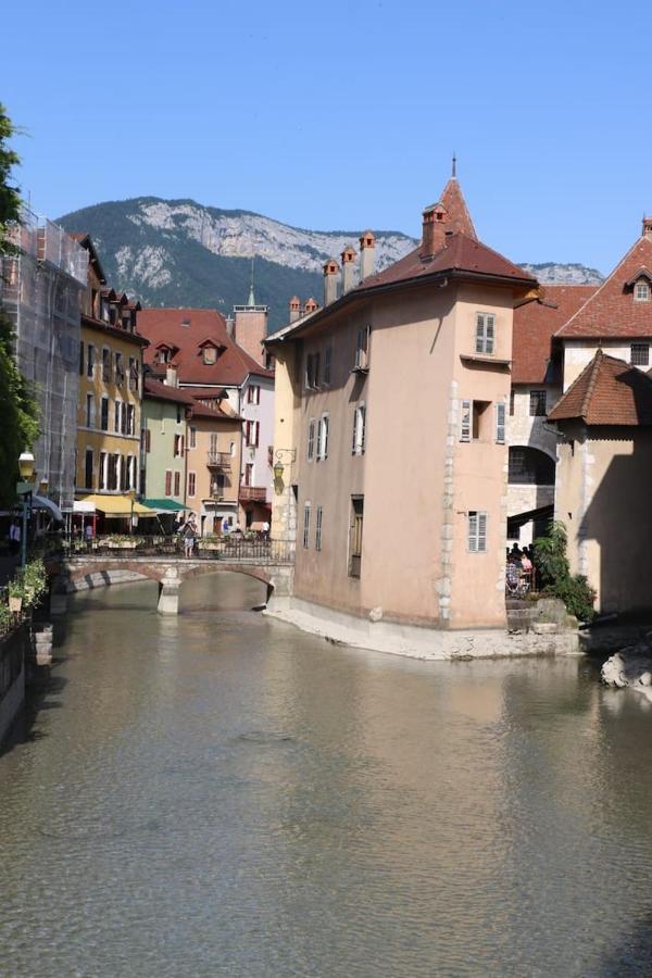 55 M²/ Chez Lorette/ 250m Lake/ Private Parking Apartment Annecy
