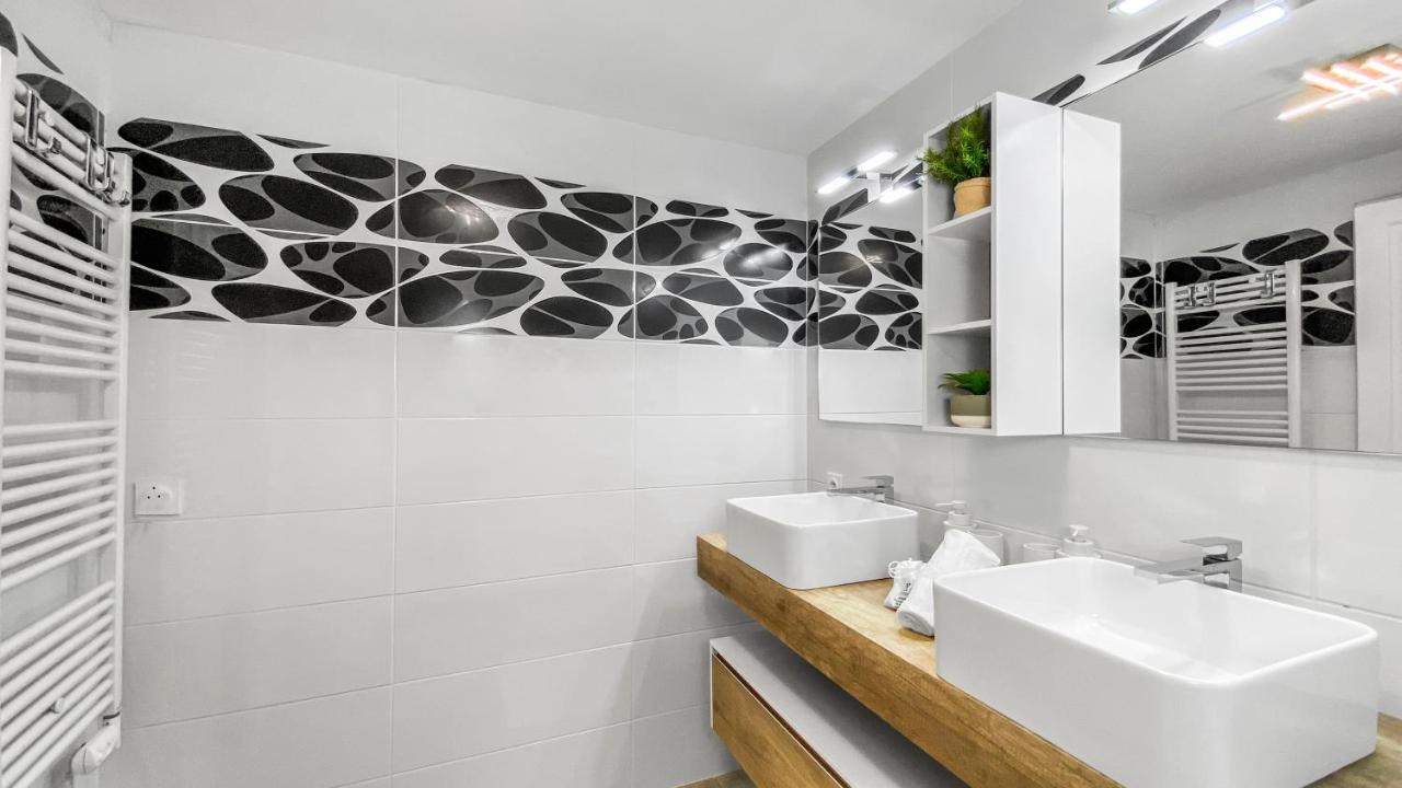 Homey Earl - Hypercentre - Proche Gare - Sauna Privatif - Balcon Prive - Wifi Gratuit Annecy