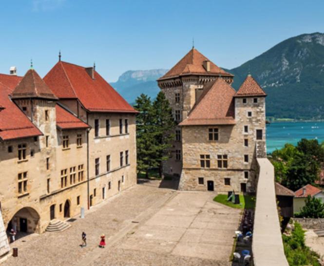 Apartment Charm In The Heart Of The Old Town