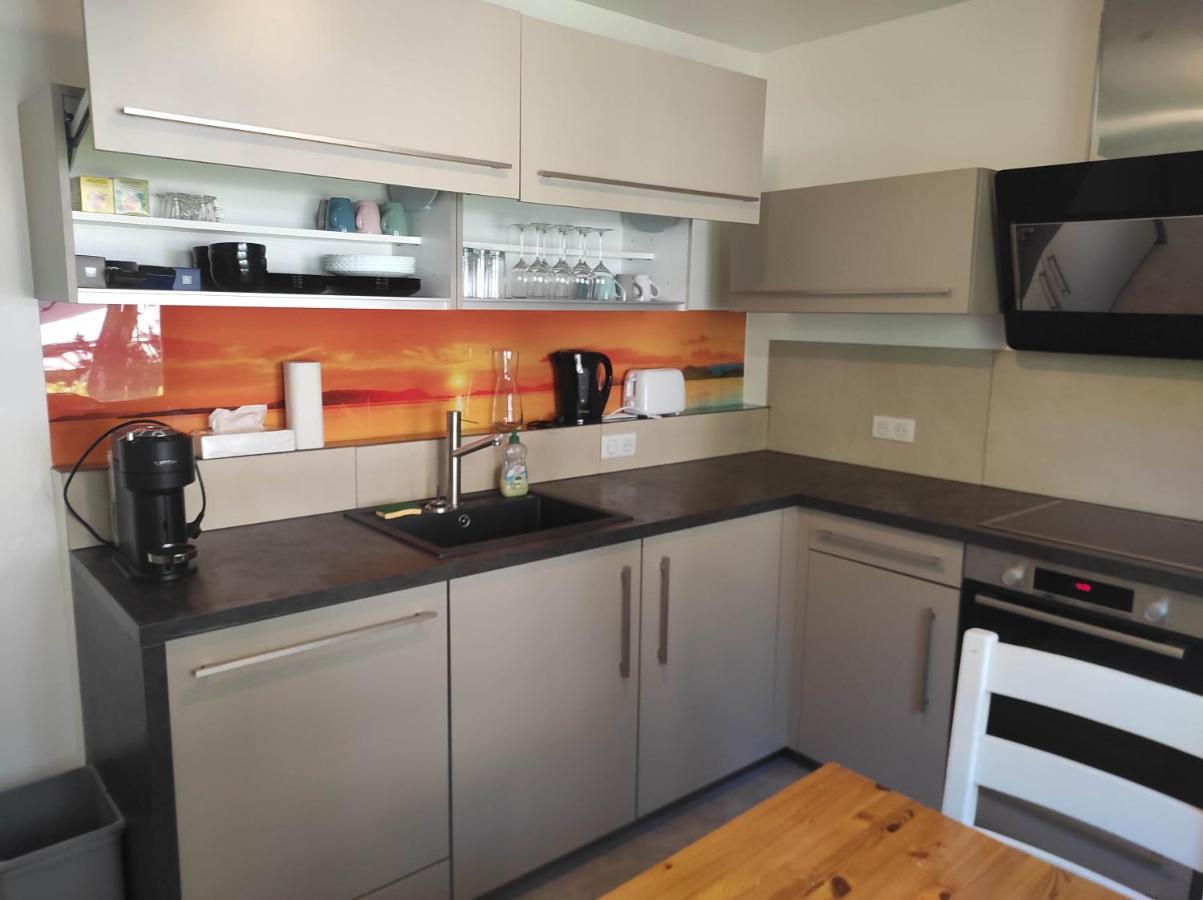 Apartment 3 6 Personnes A 2 Pas De La Vieille Avec Parking Prive Annecy