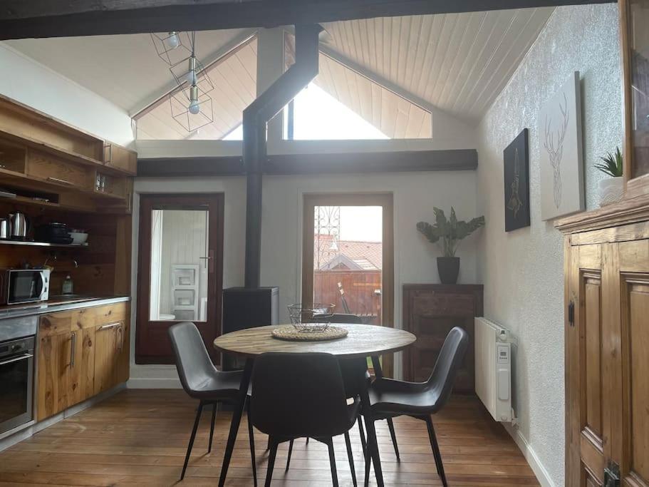 Appartement Plein De Charme - Coeur Vieille *