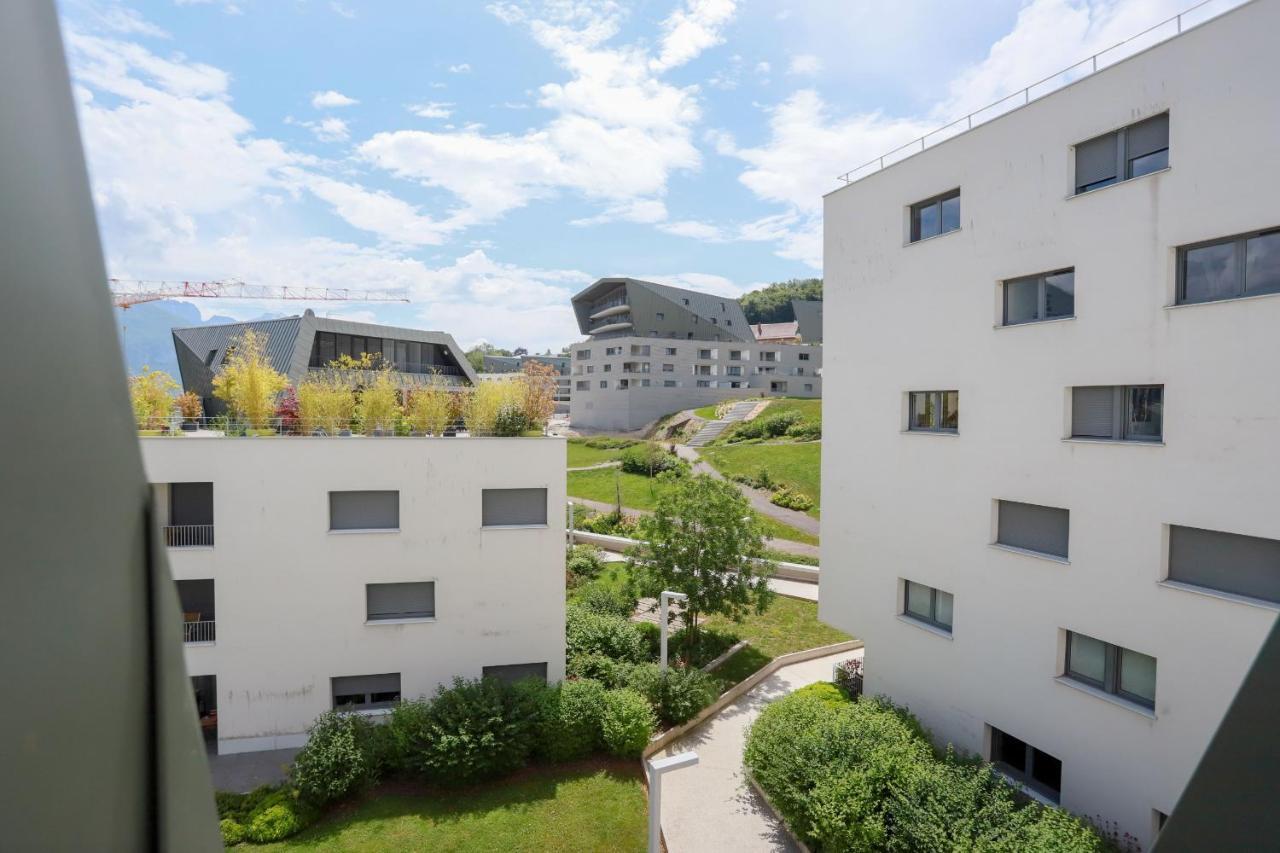 Apartamento Le Bleu Du Lac: Lakeside Serenity With Private Parking Annecy
