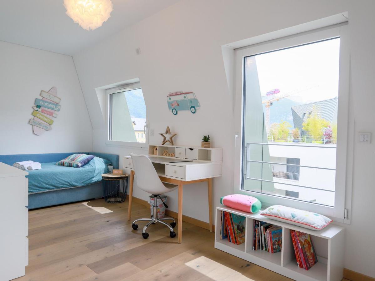 Le Bleu Du Lac: Lakeside Serenity With Private Parking Annecy