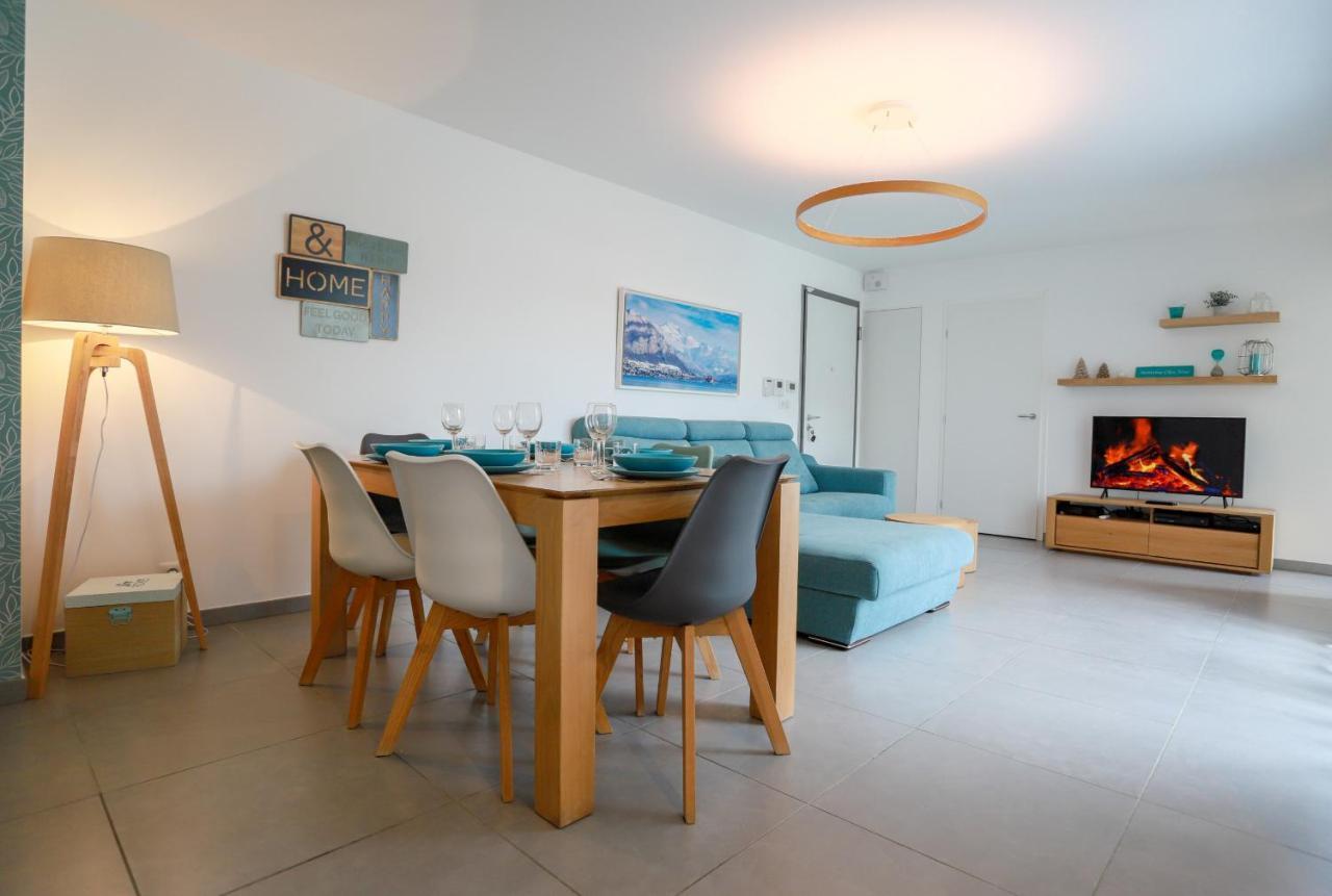 Le Bleu Du Lac: Lakeside Serenity With Private Parking Apartment *