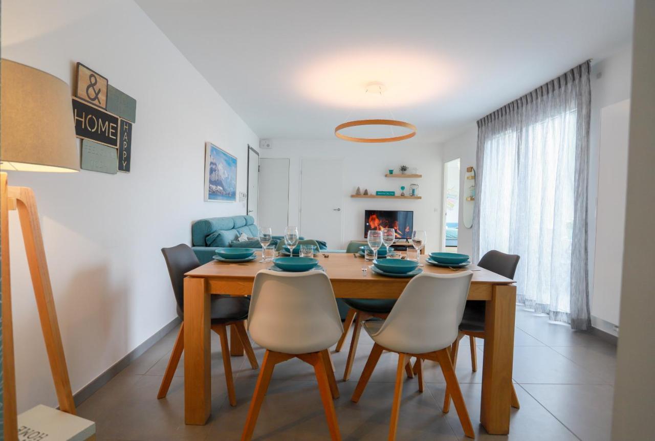 Le Bleu Du Lac: Lakeside Serenity With Private Parking Apartment