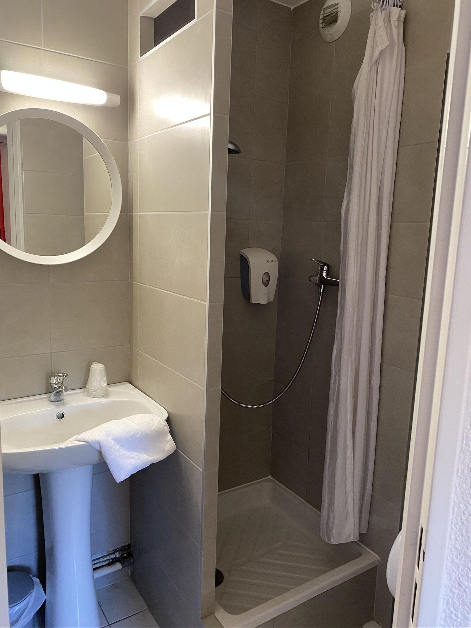 Hotel Premiere Classe Cran-gevrier Renove En 2025 Annecy