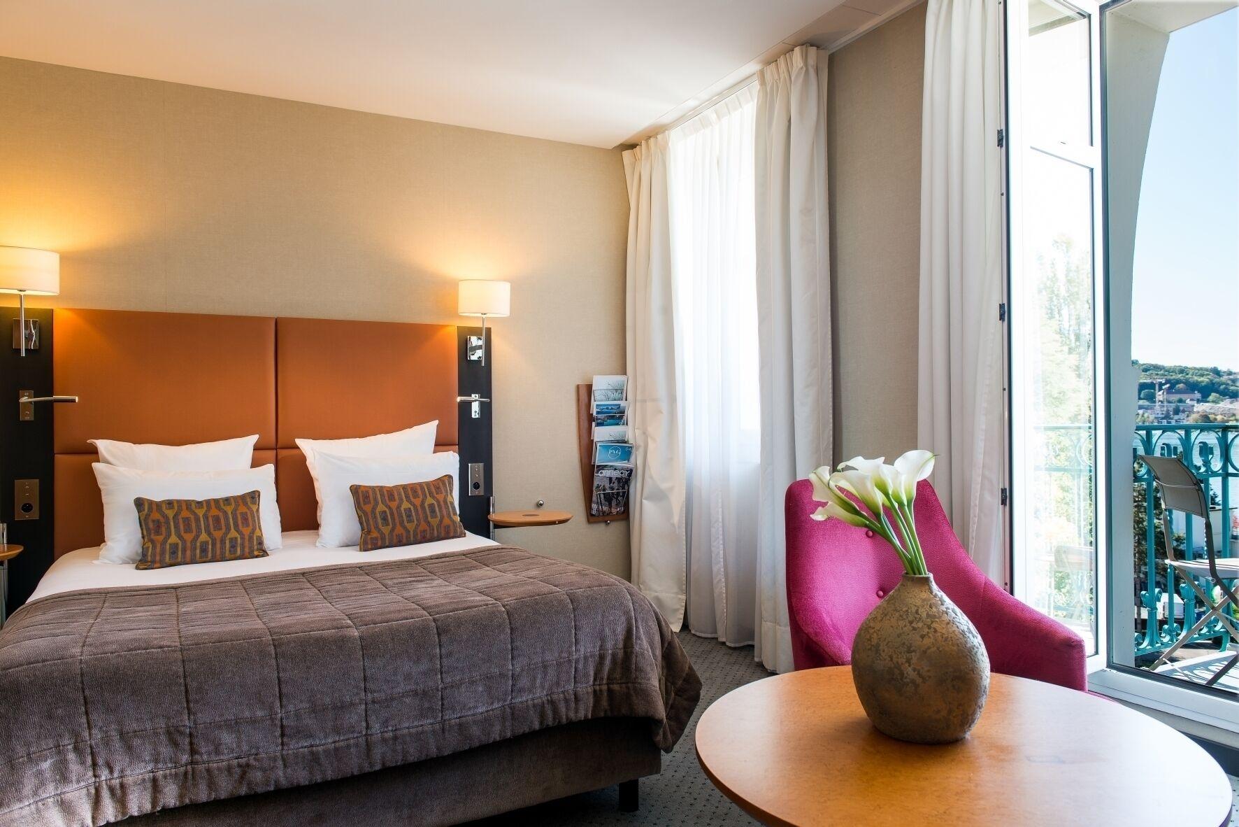 Imperial Palace Hotel 4*