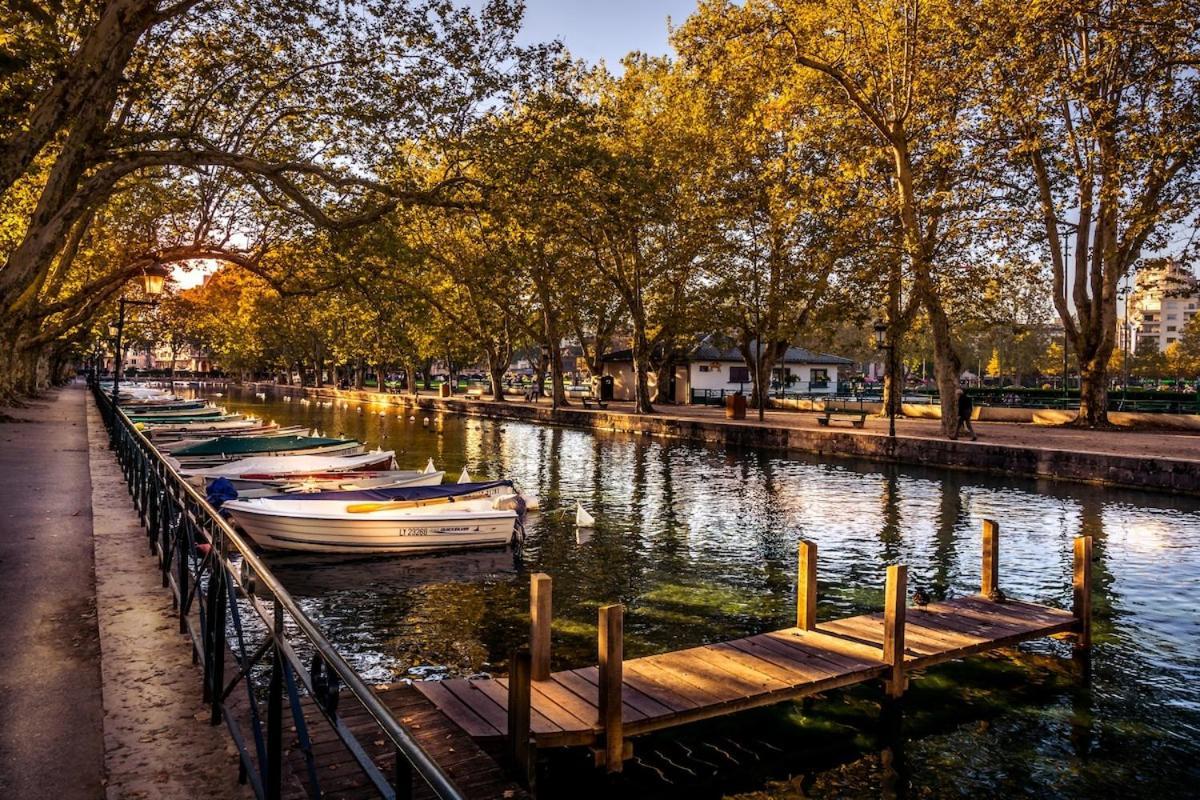 Golden Parking Proche Du Annecy