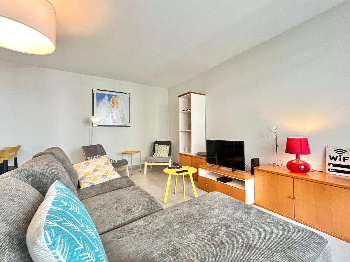 3 Pieces Renove Avec Balcon, Ascenseur Et Garage En Plein Centre D'annecy - Fr-1-432-85