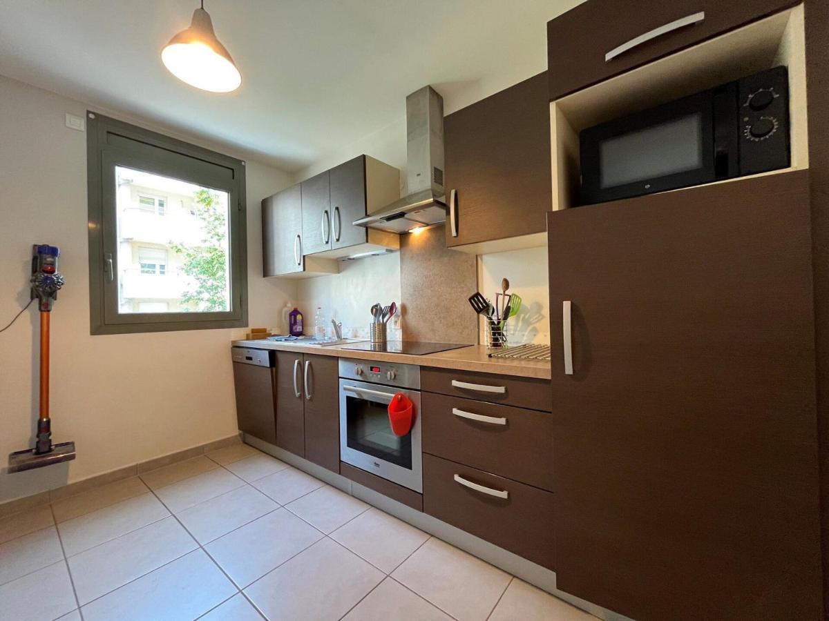 3 Pieces Renove Avec Balcon, Ascenseur Et Garage En Plein Centre D'annecy - Fr-1-432-85