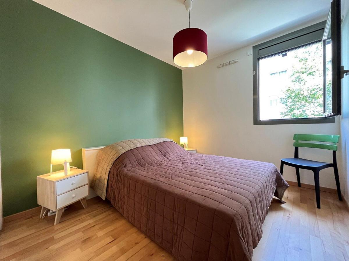 3 Pieces Renove Avec Balcon, Ascenseur Et Garage En Plein Centre D'annecy - Fr-1-432-85 * Annecy