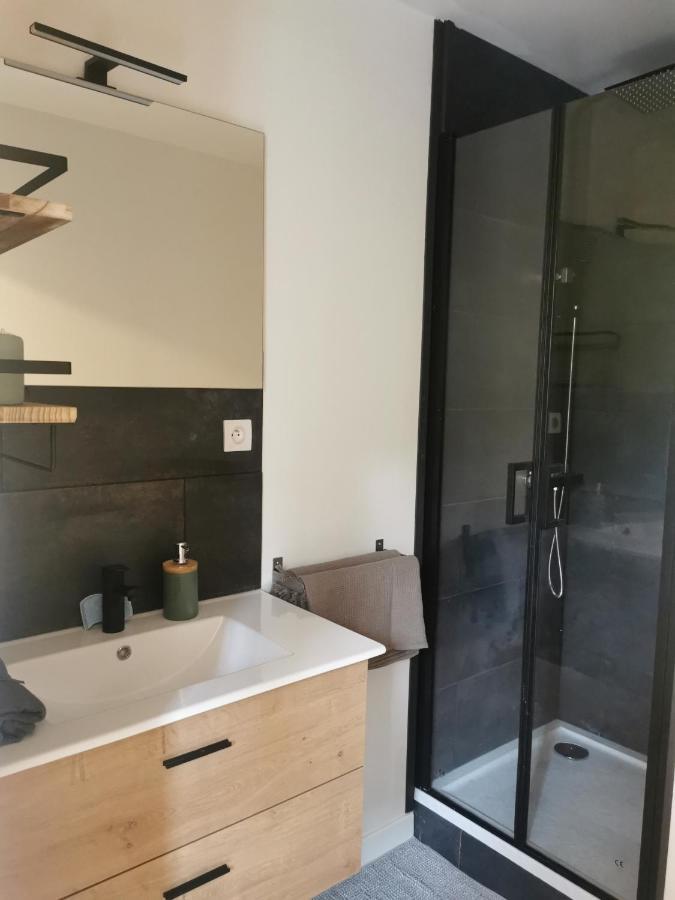 A 1 Minute Du Apartment Annecy