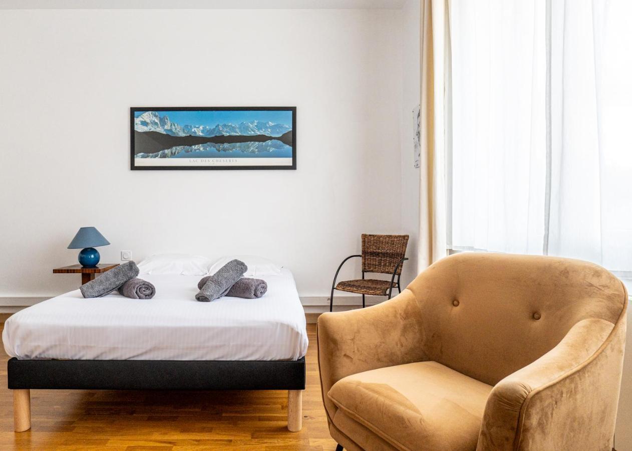 Le Carteron Apartment *