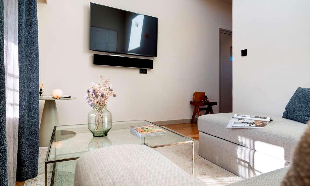 Hebe Hotel *