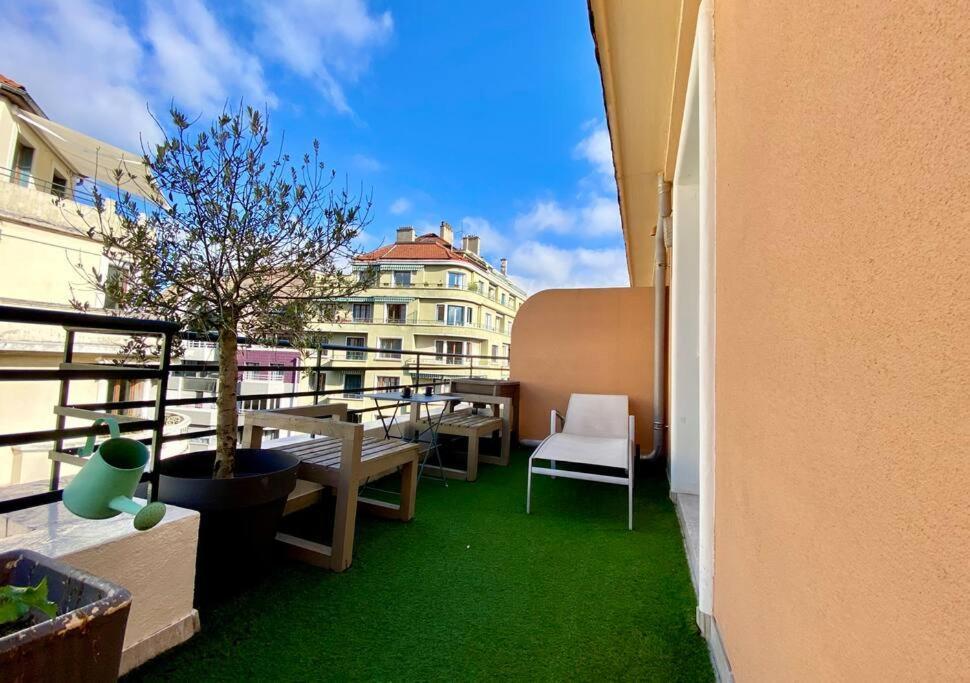 Toit-terrasse Traversant Plein Centre 100m Du Apartment