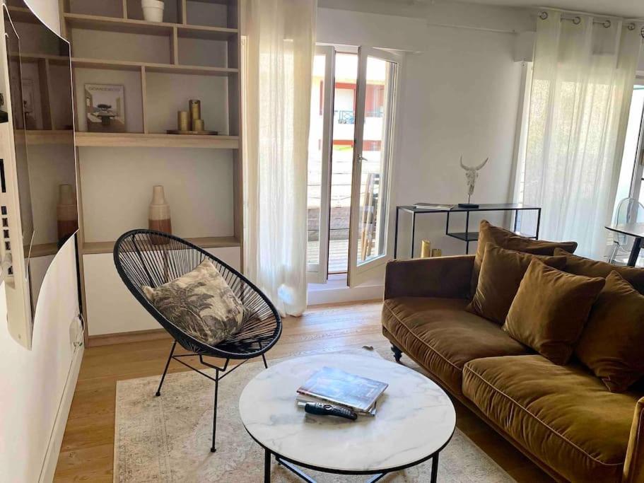 Appartement La Perle Du Thiou - T3 Au Centre D'annecy Avec Parking Prive
