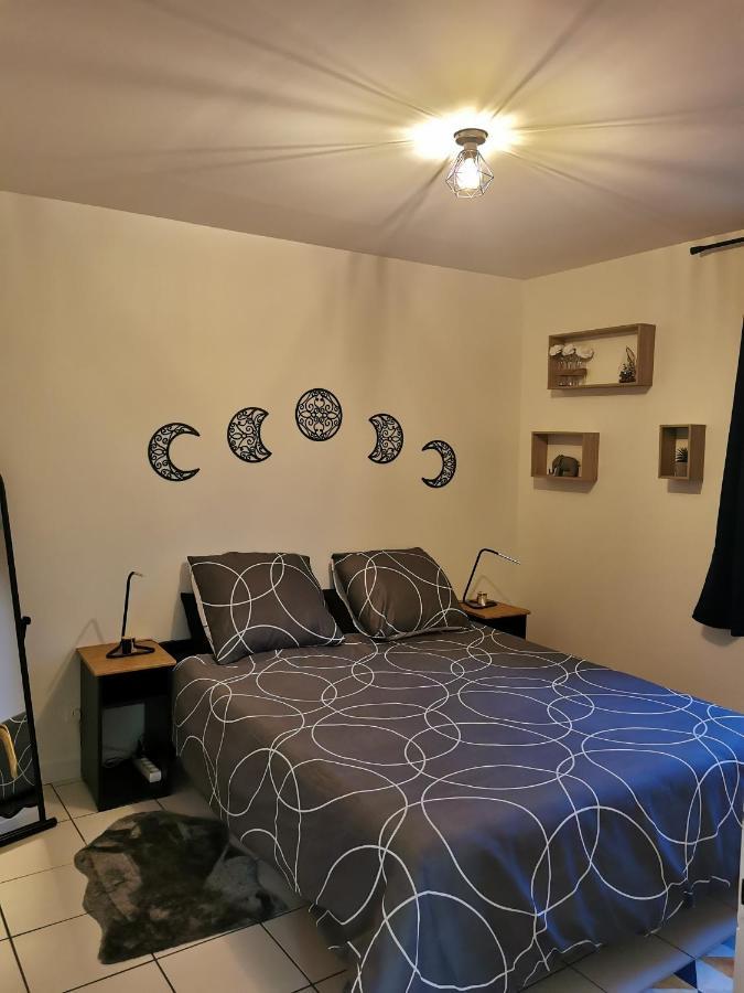A 1 Minute Du Apartment *