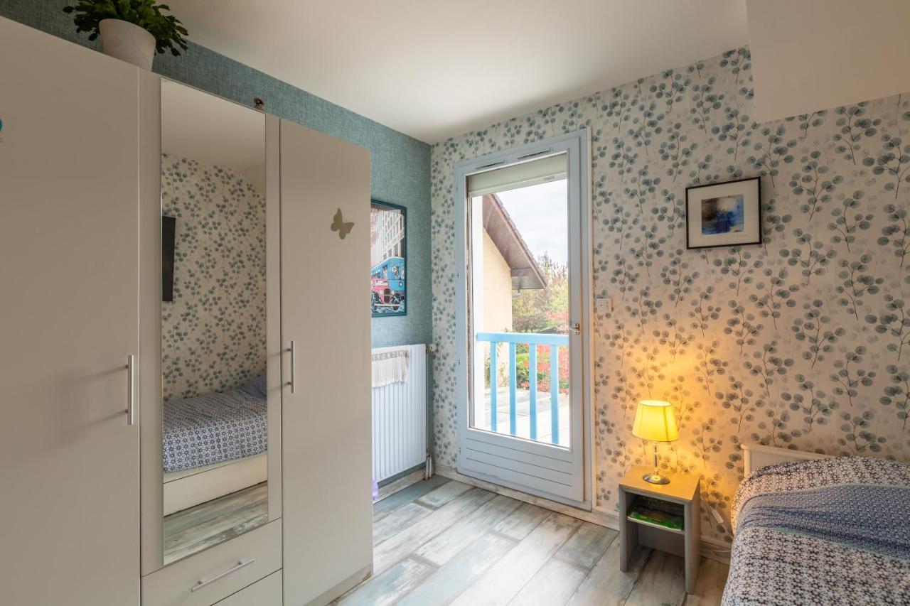 Holiday home Maison Mitoyenne Proche *