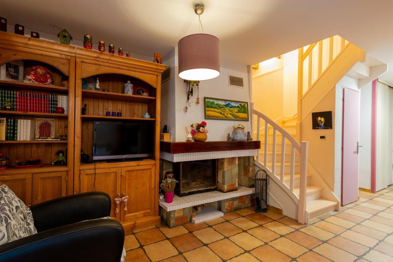 Maison Mitoyenne Proche Holiday home Annecy