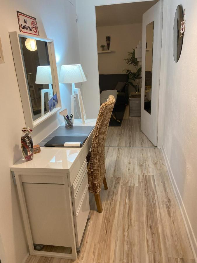 Hirondelle : Prive Avec Garage Appartement