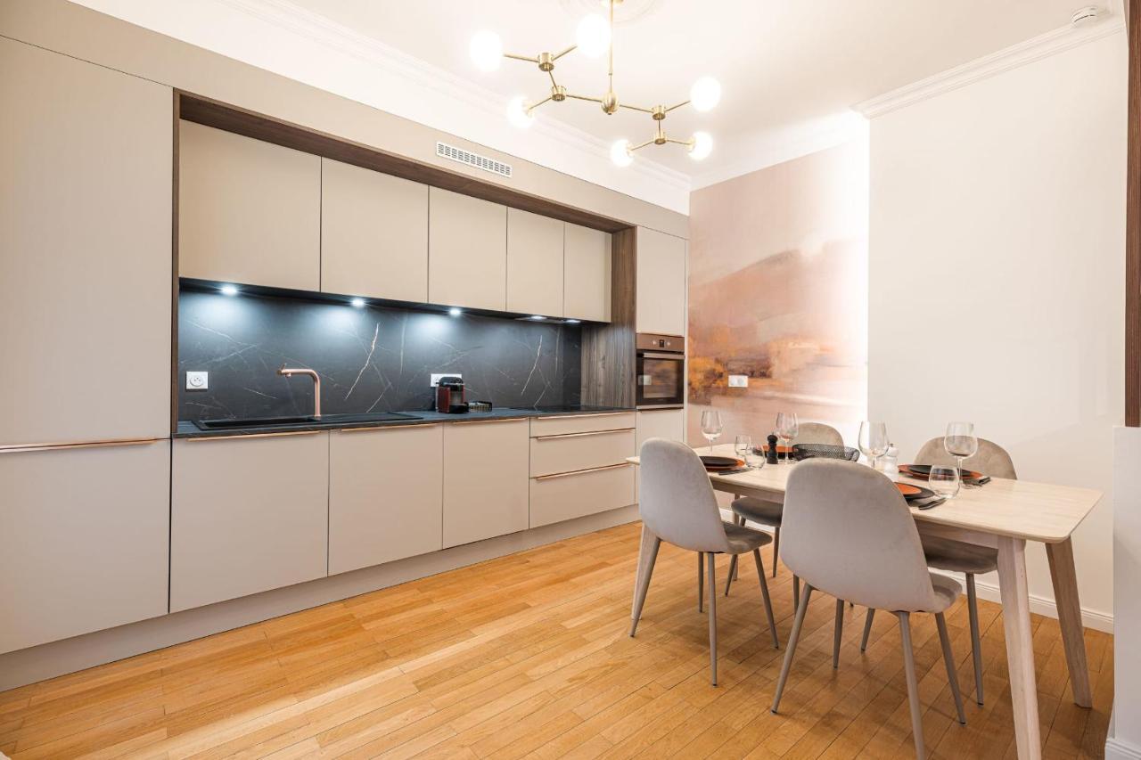 Apartment - Le Bloom In The Heart Of