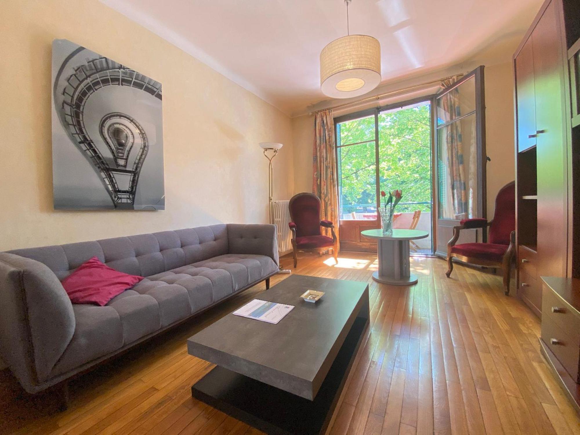 Centre Avec Parking Prive, Proche Et Commerces - Fr-1-432-41 Apartment