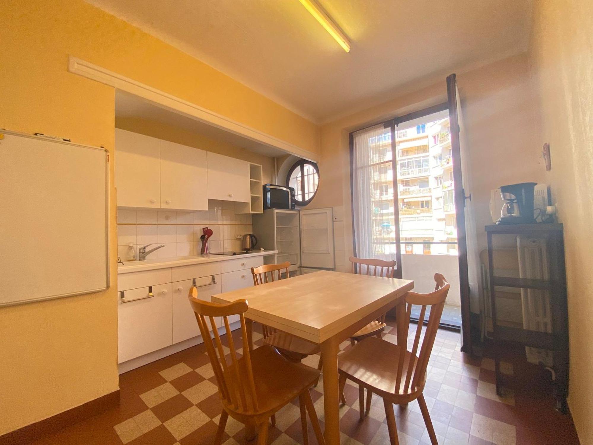 Apartment Centre Avec Parking Prive, Proche Et Commerces - Fr-1-432-41 *
