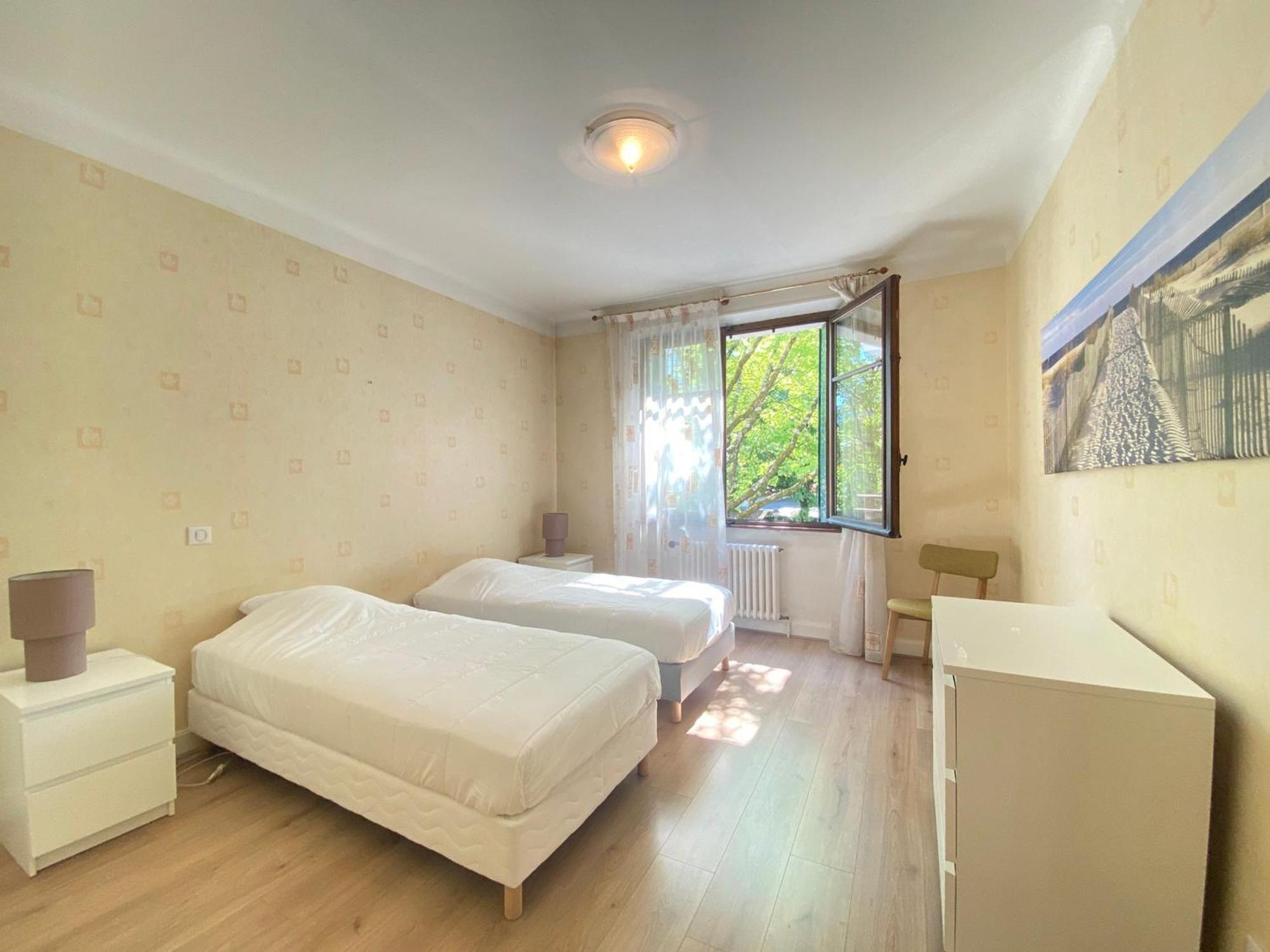Centre Avec Parking Prive, Proche Et Commerces - Fr-1-432-41 Apartment *