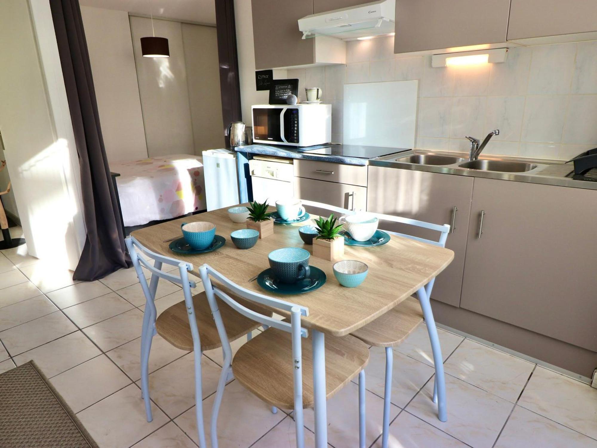 T1 Confortable A 2 Pas Du Centre D'annecy Avec Parking Et Terrasse - Fr-1-432-44 Apartment