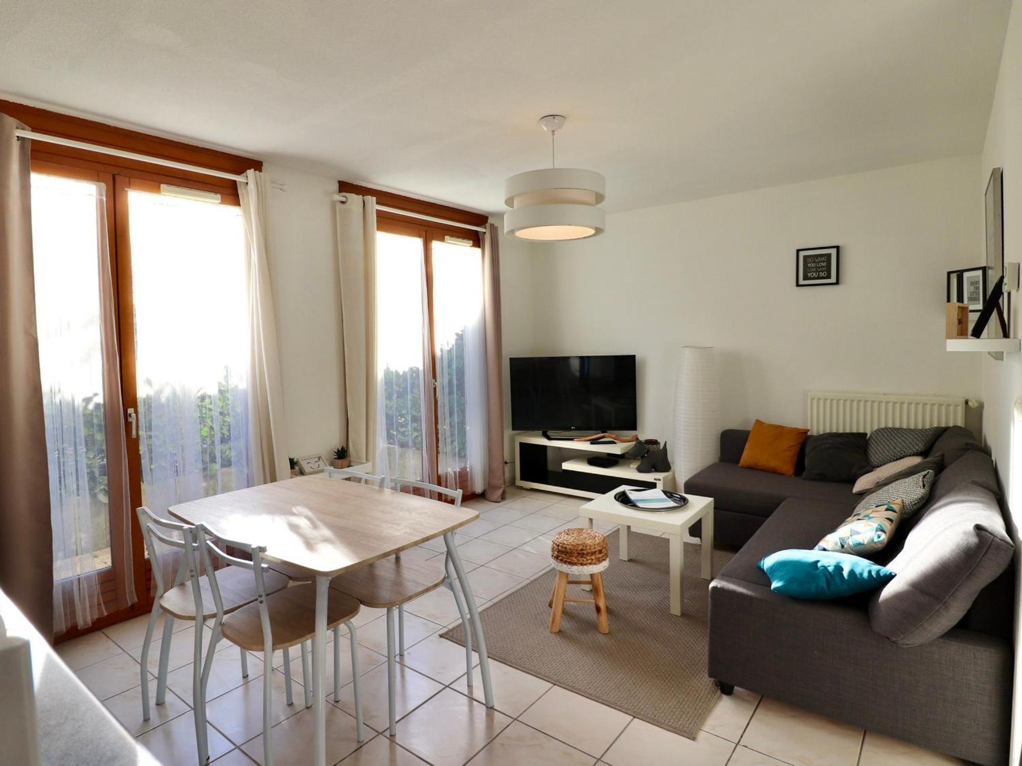 T1 Confortable A 2 Pas Du Centre D'annecy Avec Parking Et Terrasse - Fr-1-432-44