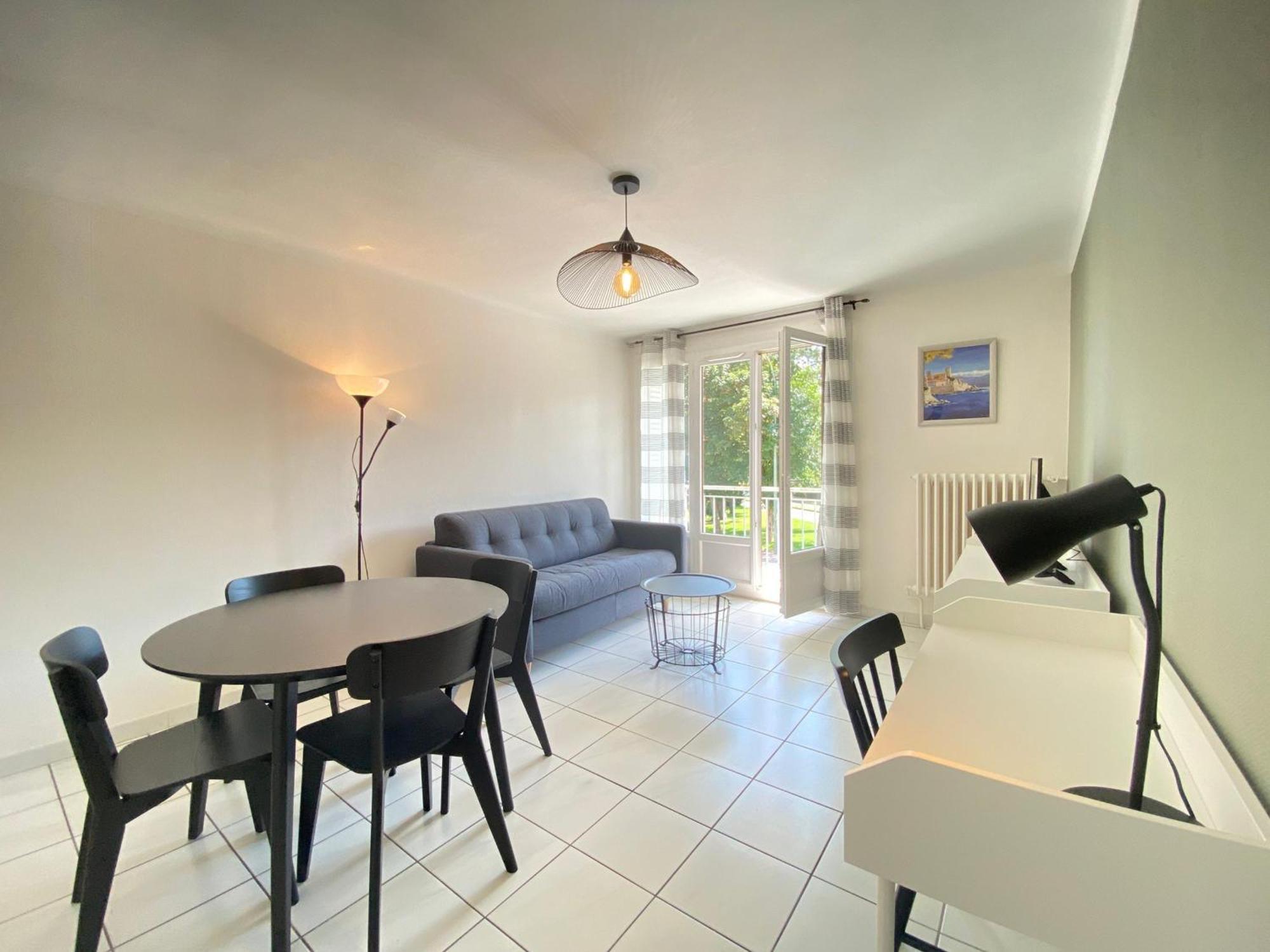 T2 Renove Proche D'annecy Avec Parking Et Animaux Admis - Fr-1-432-2 * Annecy