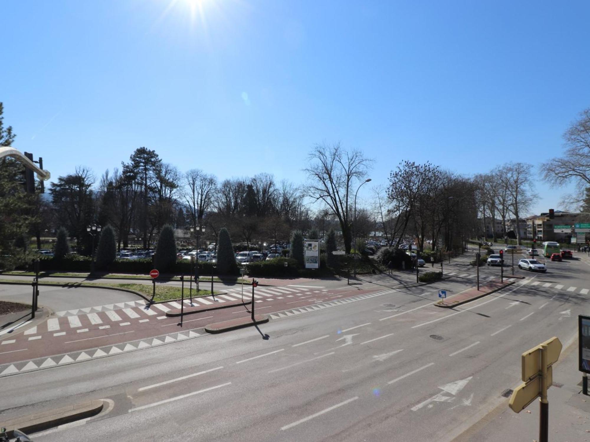 T2 Renove Proche D'annecy Avec Parking Et Animaux Admis - Fr-1-432-2 Annecy