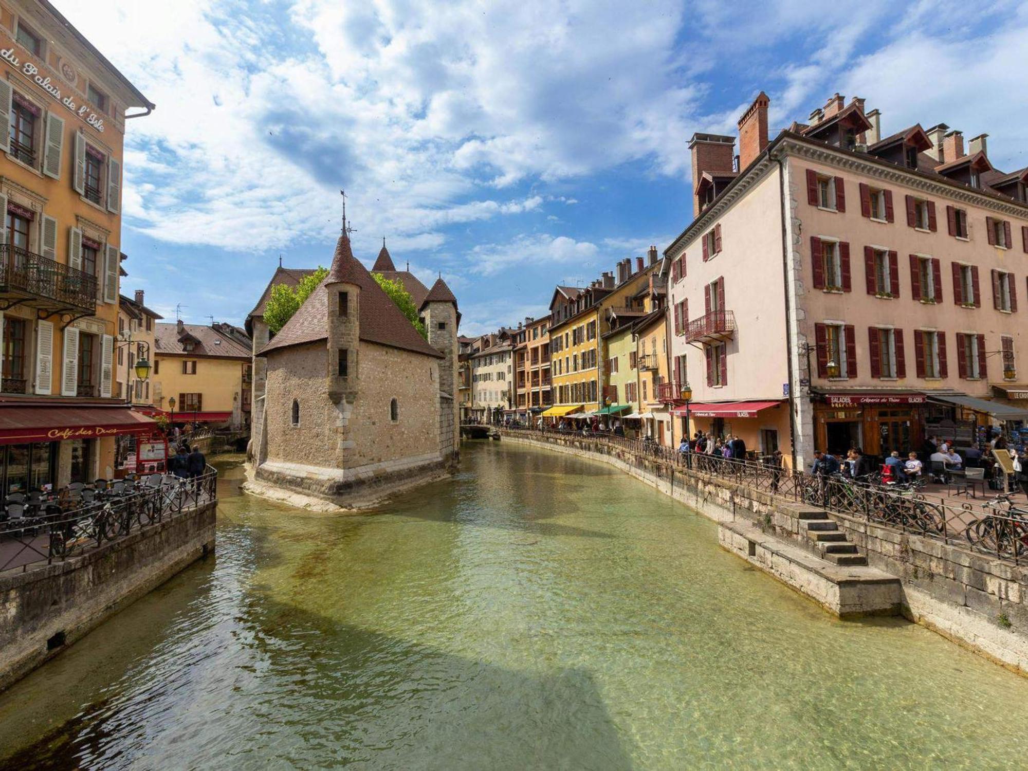 Confortable Avec Parking Et Wifi A 10mn Du Centre-ville - Fr-1-432-25 Annecy