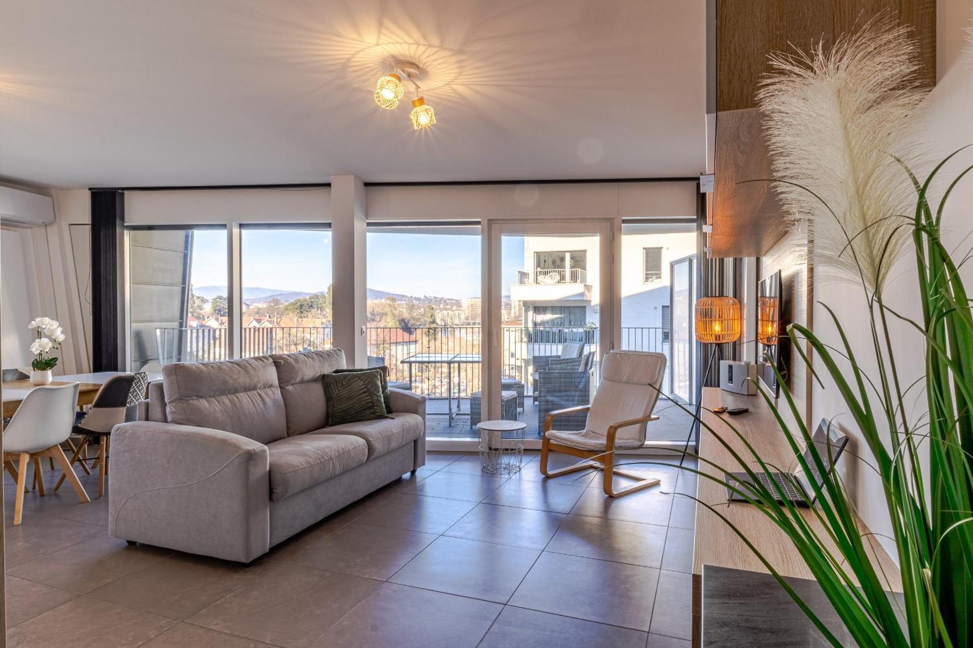 La Plume Vue 3 Etoiles - Garage Prive, Secteur Recherche, Moderne & Equipe, 6 Personnes Apartment