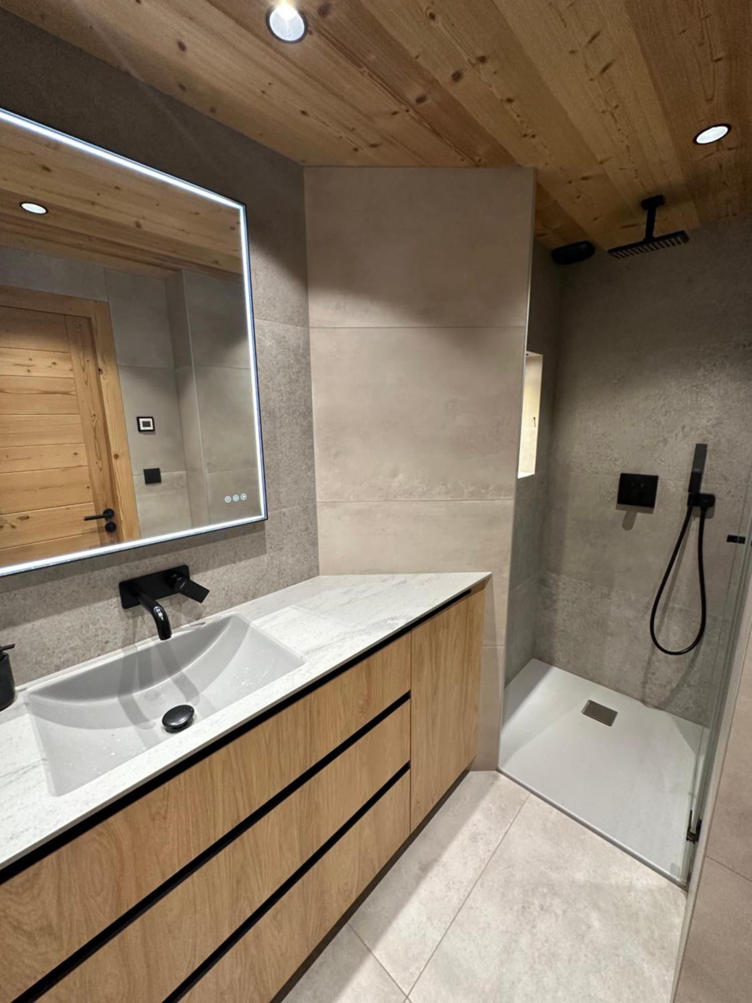 Apartamento Luxueux T4 - Lac 5 Min - Parkings Privatifs - Vue Lac Et Montagne *