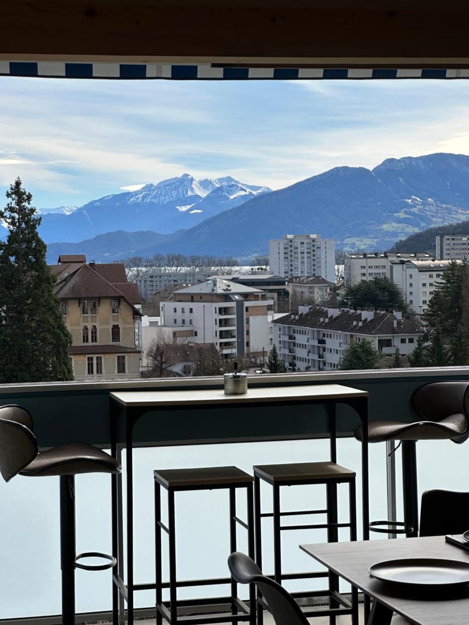 Luxueux T4 - Lac 5 Min - Parkings Privatifs - Vue Lac Et Montagne Annecy