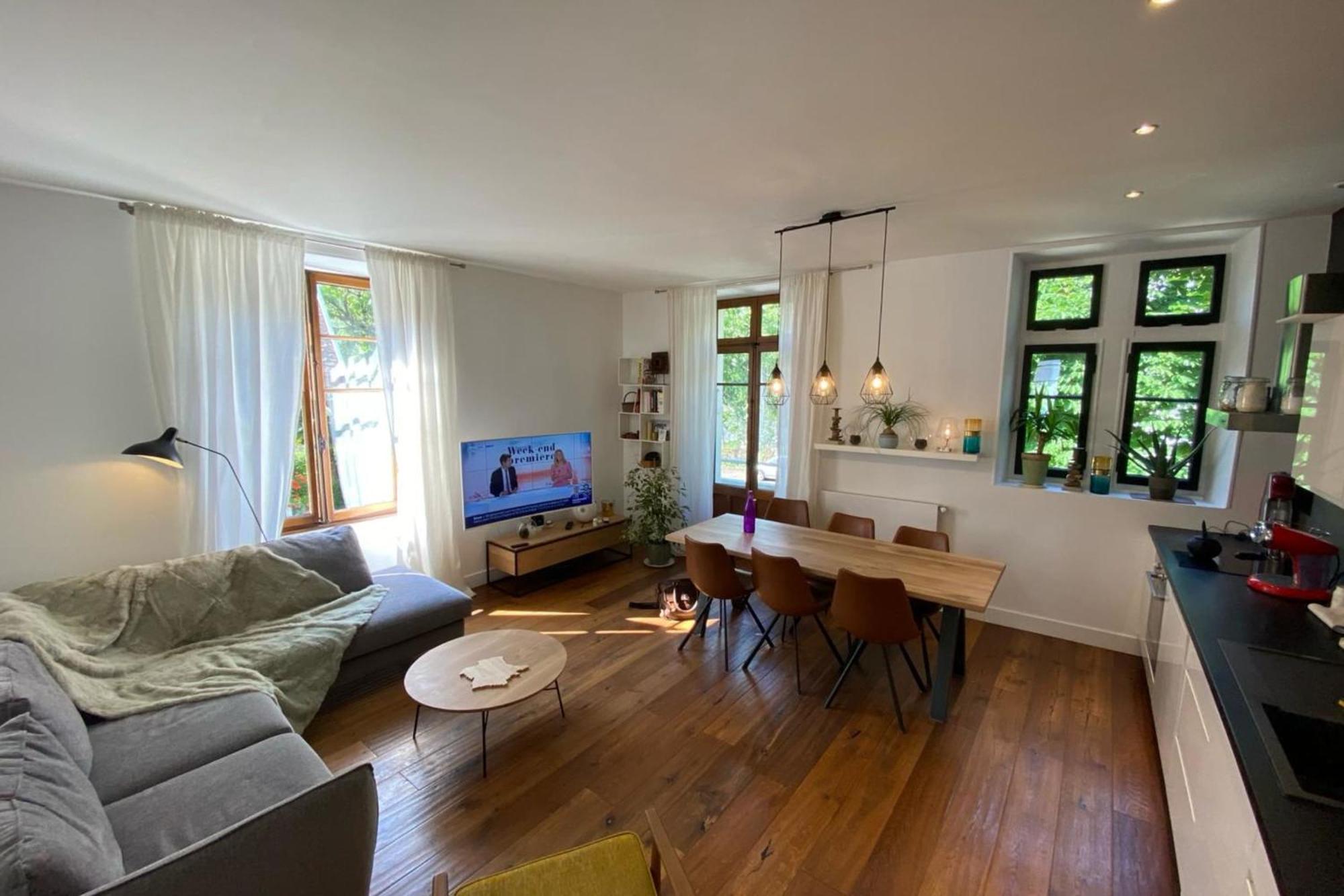 Gabriel - Comfortable Flat A Stone's Throw From The