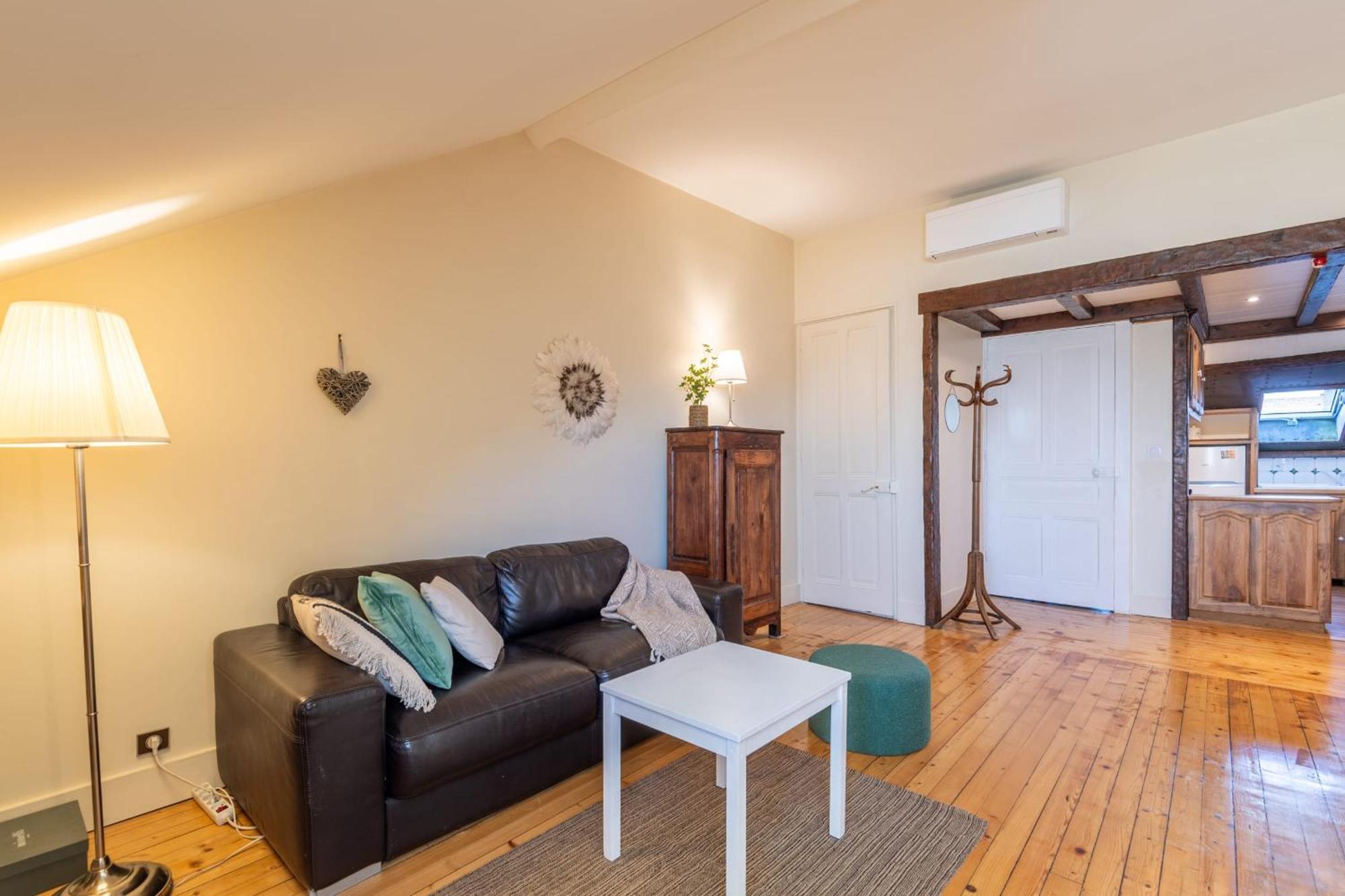 Le Notre Dame - Beautiful In The Heart Of The Old Town Apartment *