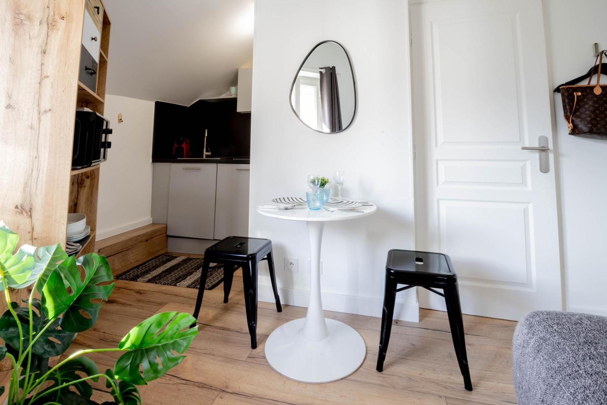 Long Island, Rue Carnot Proche *