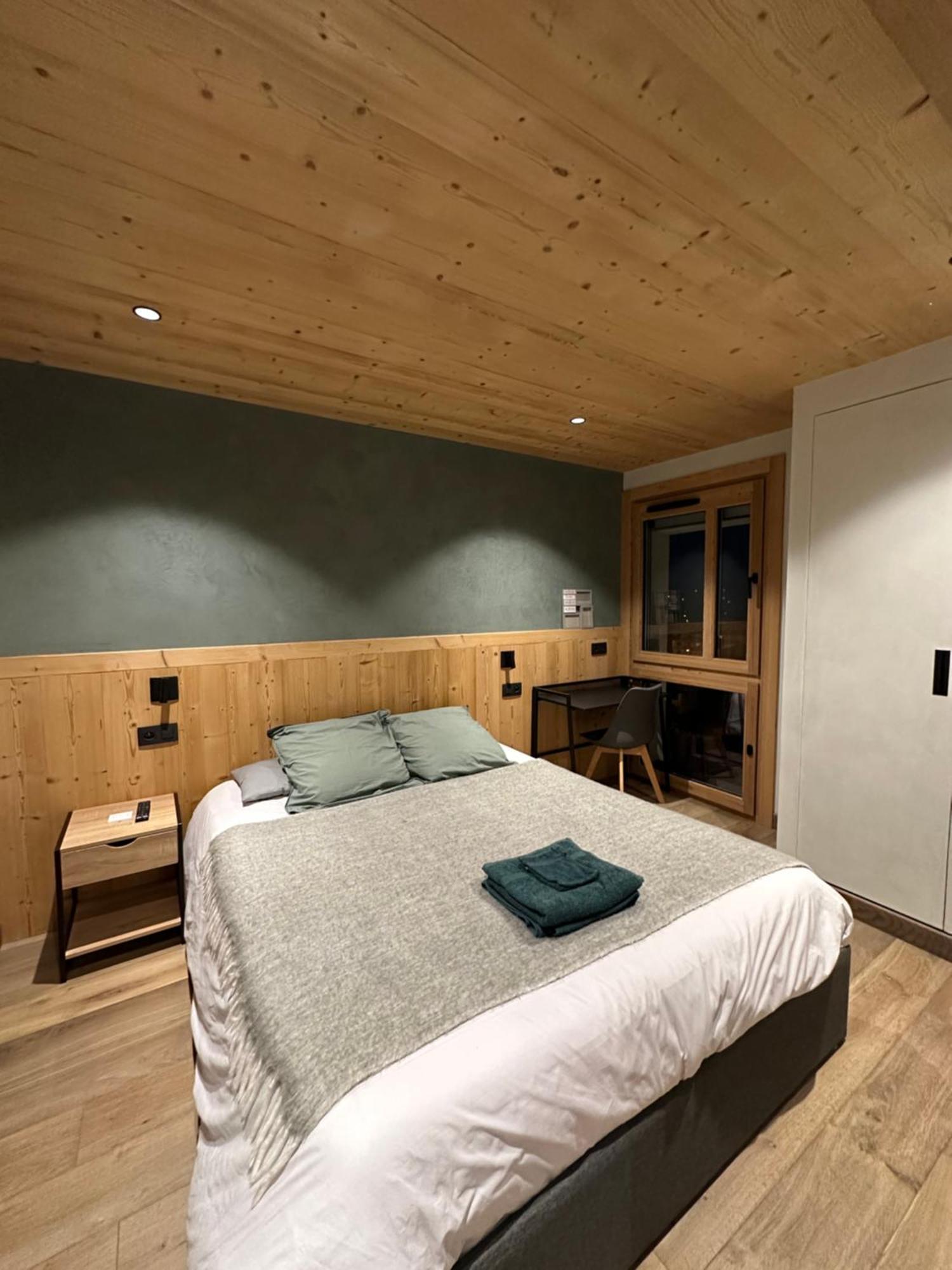 Apartment Luxueux T4 - Lac 5 Min - Parkings Privatifs - Vue Lac Et Montagne