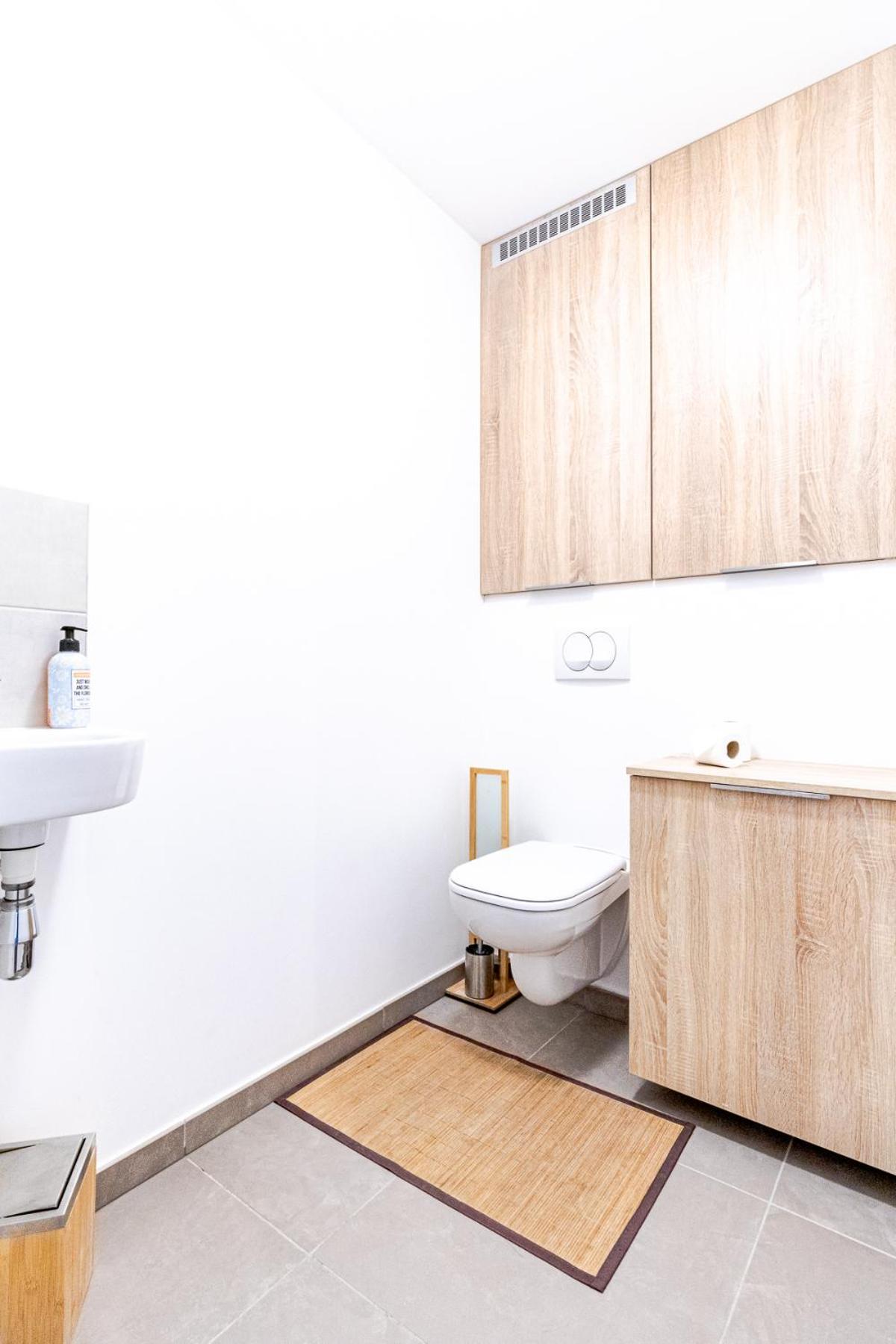 Apartment La Plume Vue 3 Etoiles - Garage Prive, Secteur Recherche, Moderne & Equipe, 6 Personnes