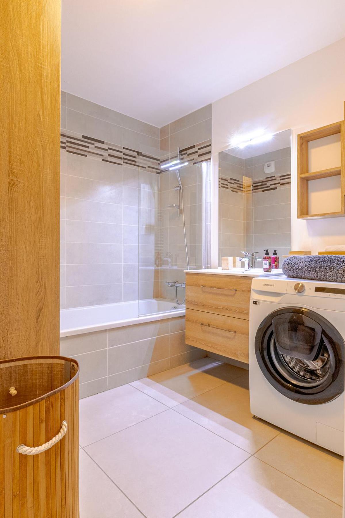 La Plume Vue 3 Etoiles - Garage Prive, Secteur Recherche, Moderne & Equipe, 6 Personnes