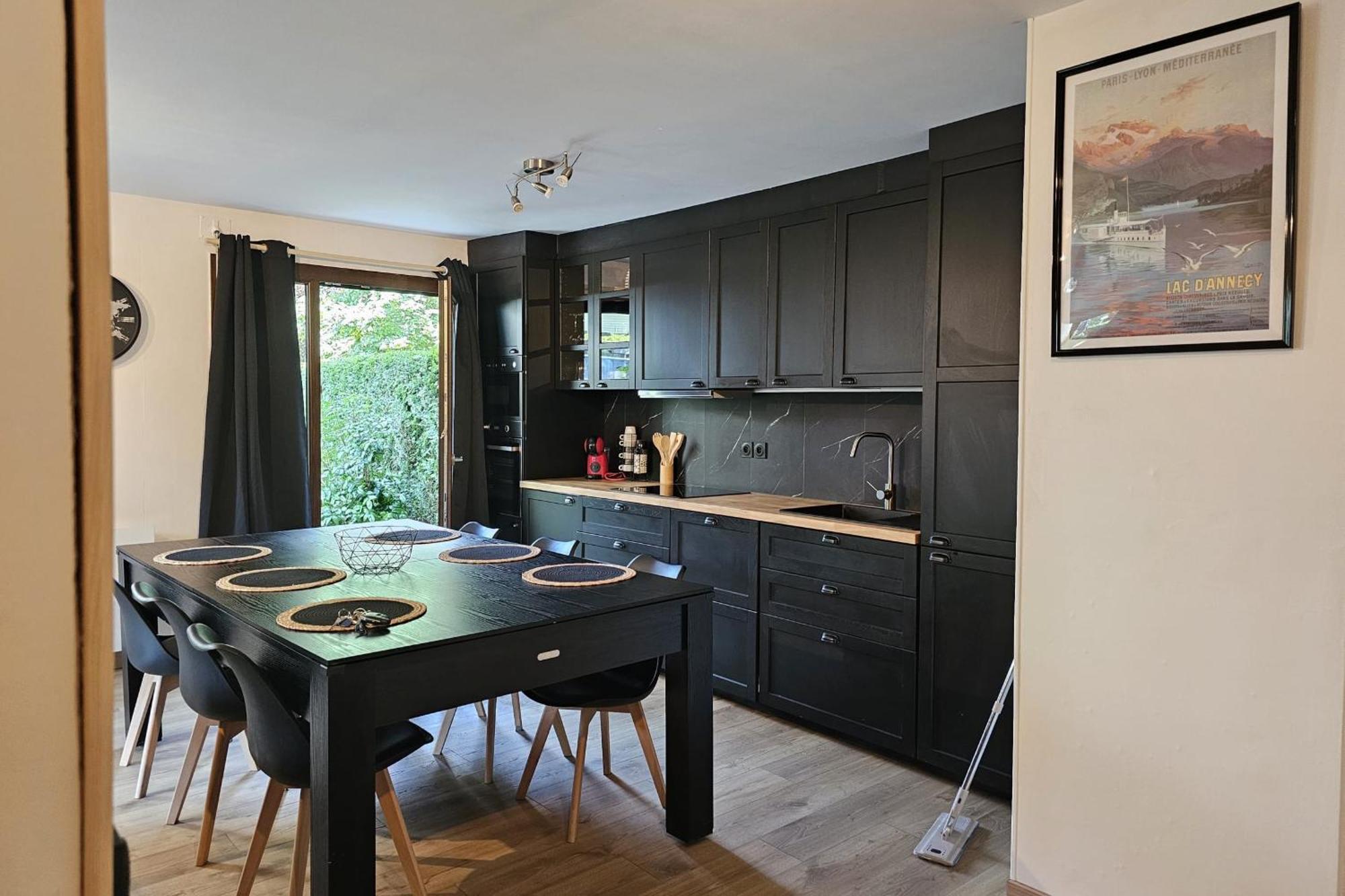 Nice Spacious Nest In Appartement Annecy