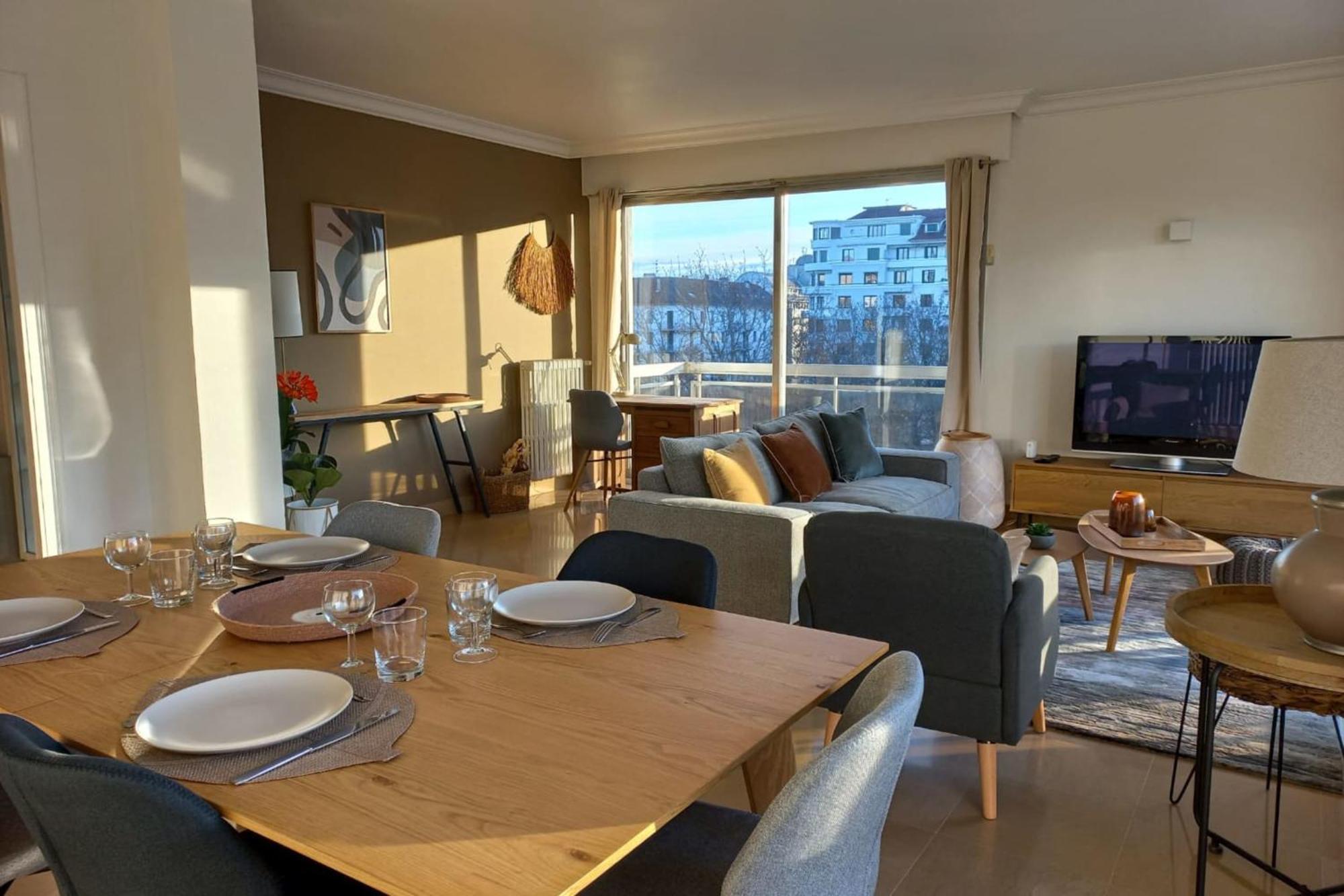 Tournette-comfortable And Quiet Luxury
