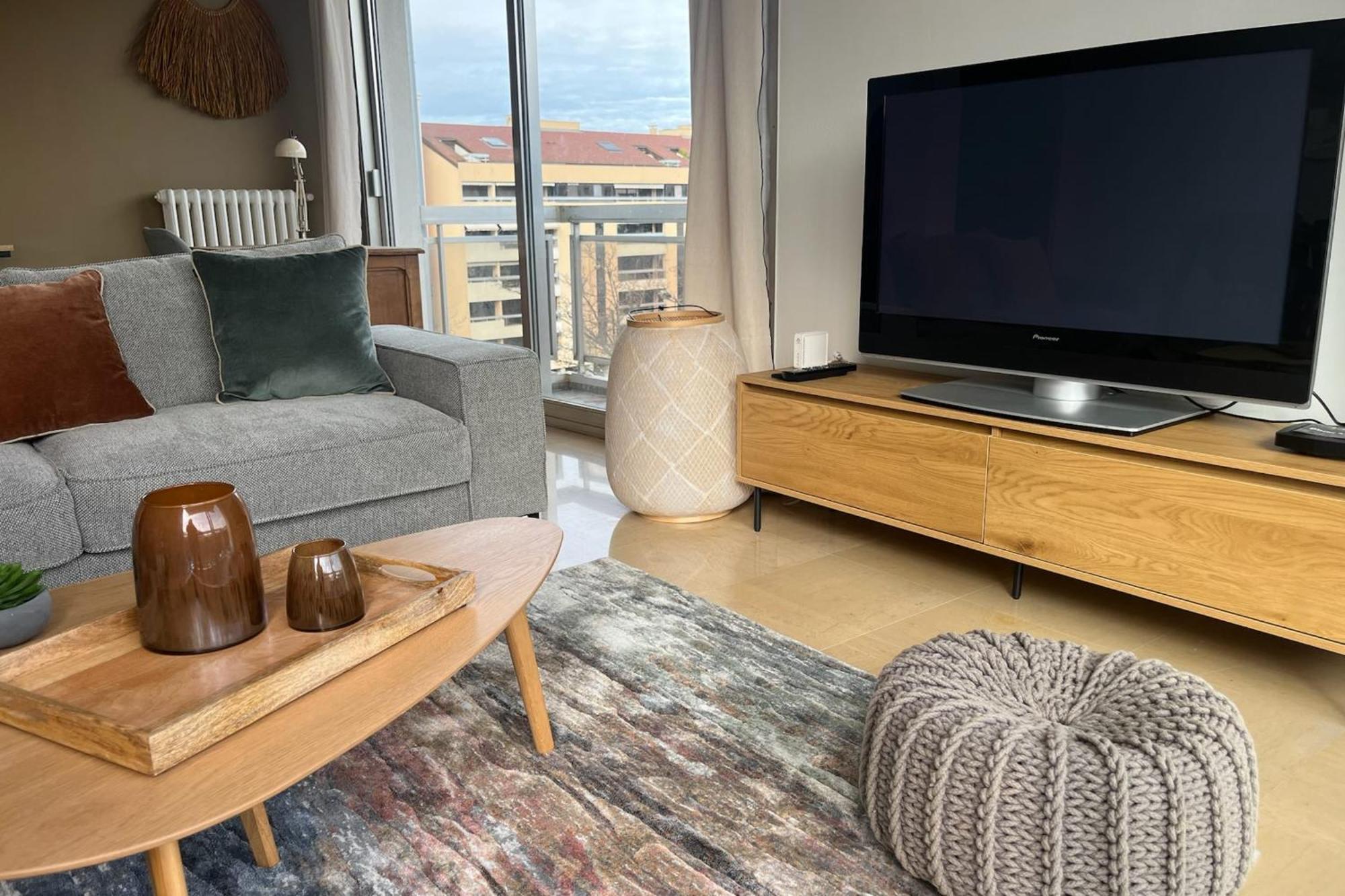 Tournette-comfortable And Quiet Luxury Apartment