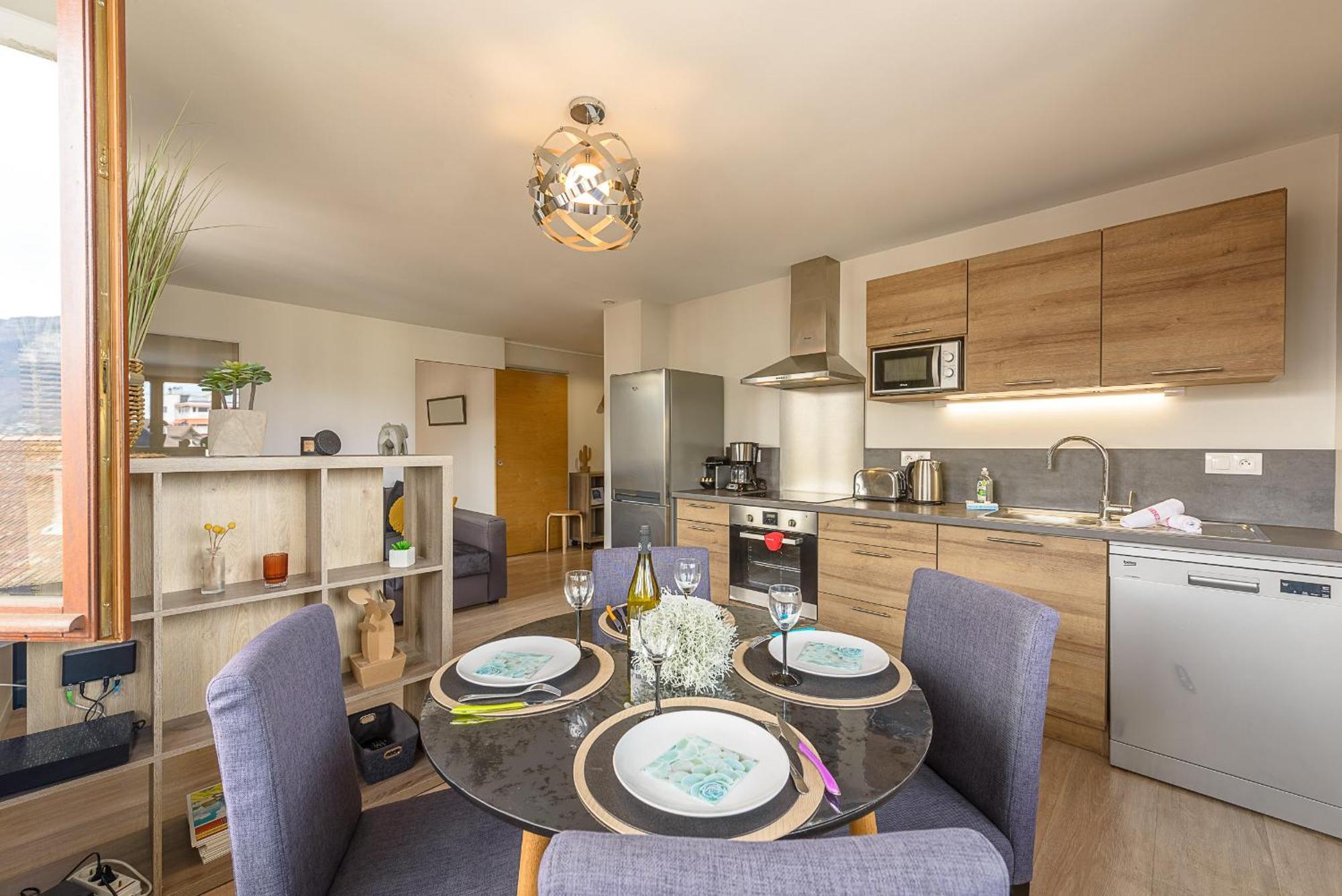 Aux Portes De L'imperial Palace, Lla Selections By Location Appartement Annecy