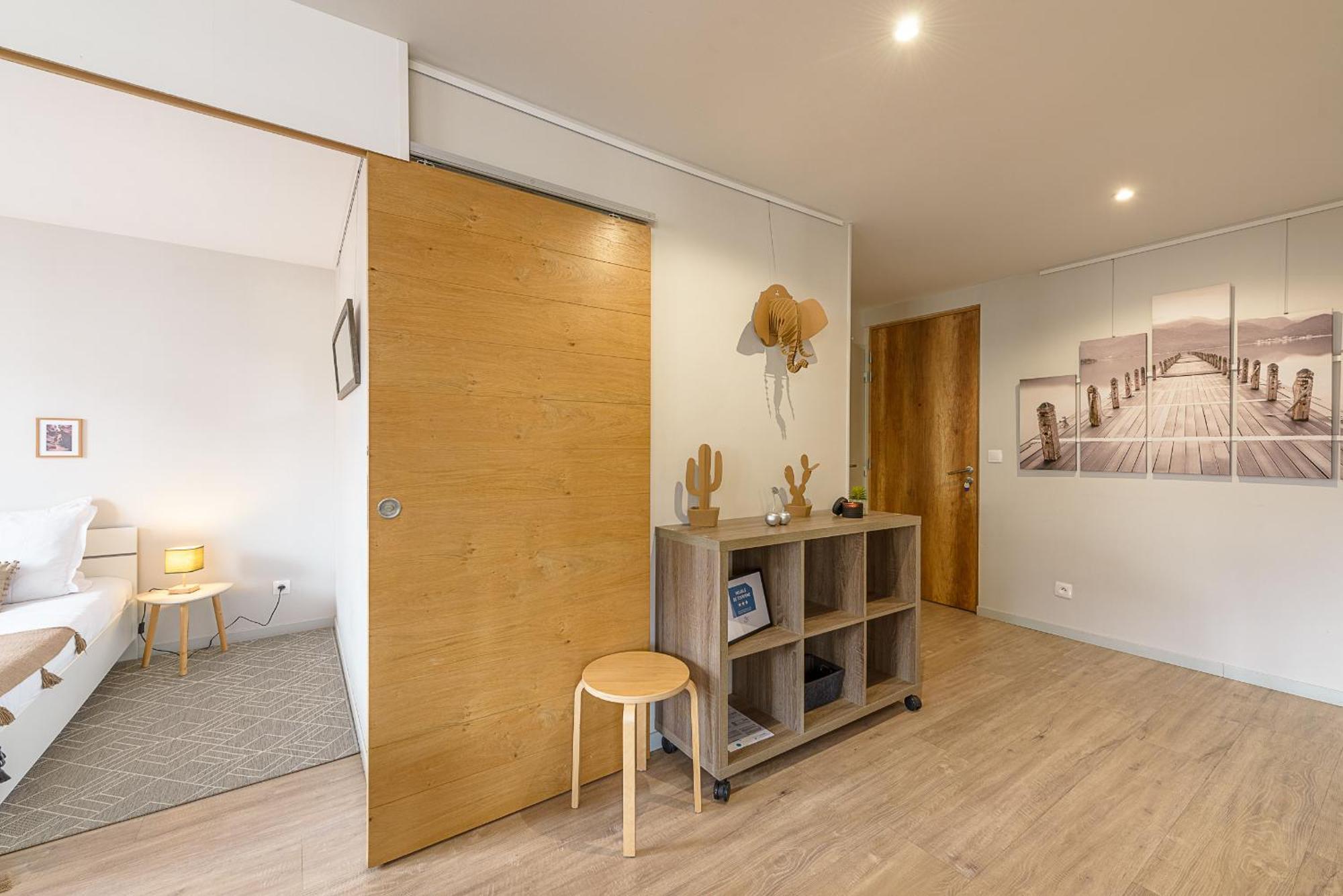 Aux Portes De L'imperial Palace, Lla Selections By Location * Annecy