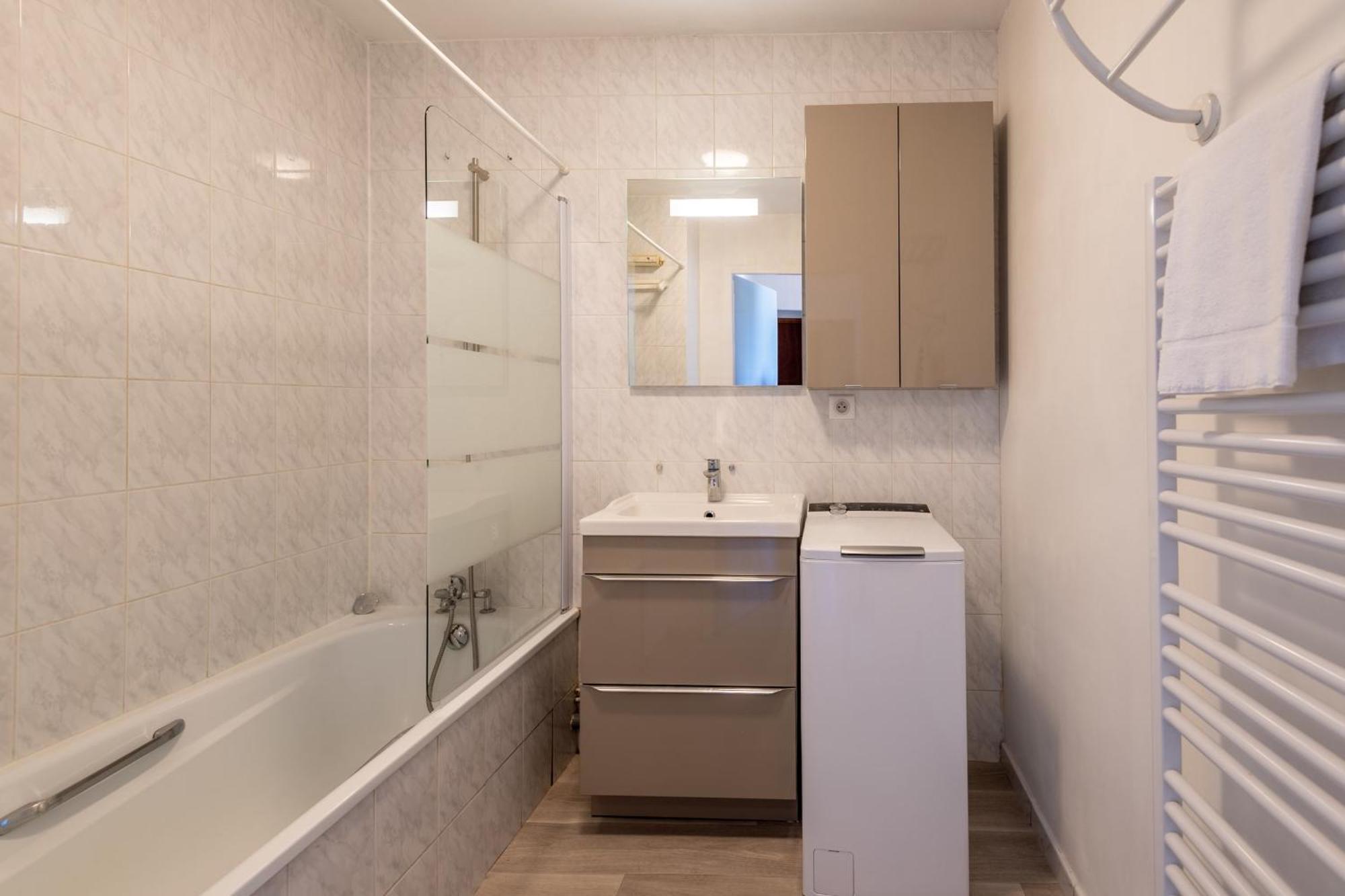Apartment Ducs De Savoie - Comfortable Flat A Stone's Throw From The Old Town Annecy